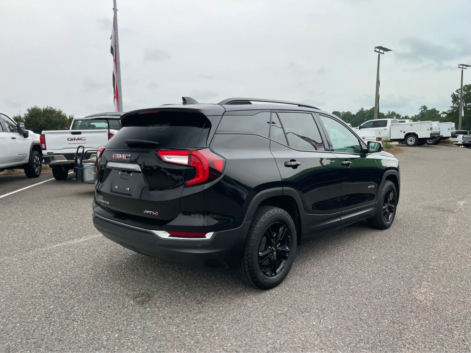 Used 2024 GMC Terrain AT4 AWD/4WD image 5