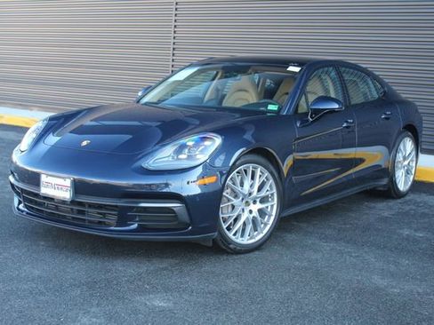 Used 2019 Porsche Panamera 4 image 1