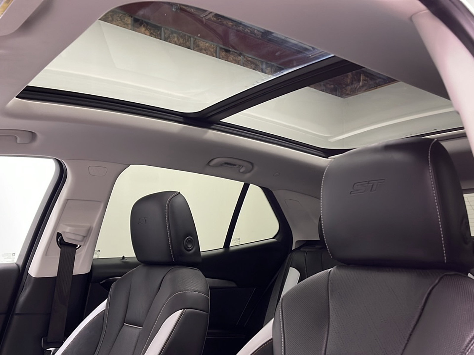 Used 2025 Buick Envision Sport Touring AWD/4WD image 13