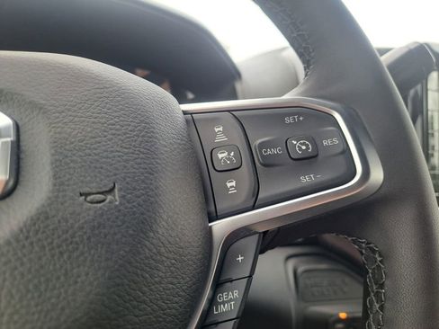 New 2025 RAM 2500 Big Horn AWD/4WD image 18
