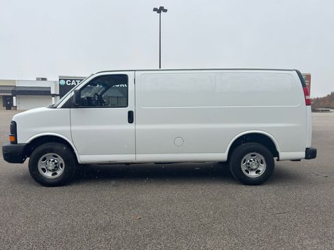 Used 2015 Chevrolet Express 3500 image 6