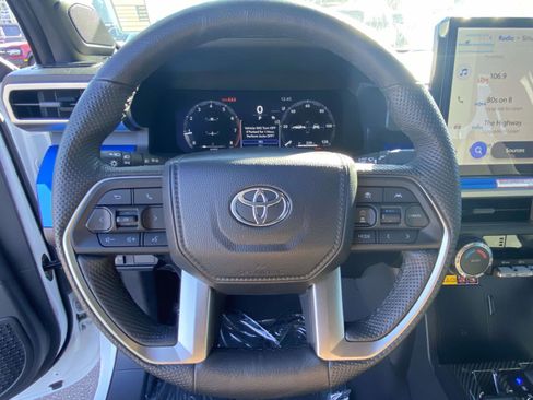 Used 2024 Toyota Tacoma TRD Sport image 21