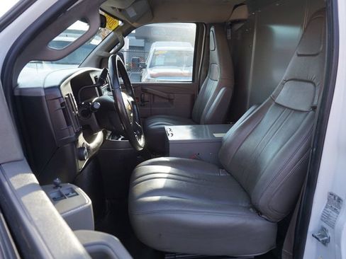 Used 2020 Chevrolet Express 3500 Extended w/ Driver Convenience Package RWD image 17
