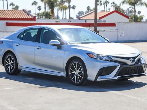 Certified 2023 Toyota Camry SE FWD image 5