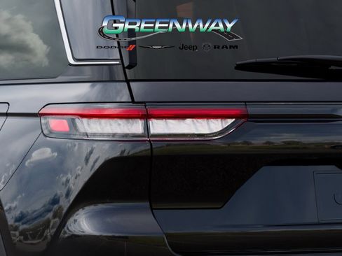 New 2025 Jeep Grand Cherokee Laredo RWD image 9