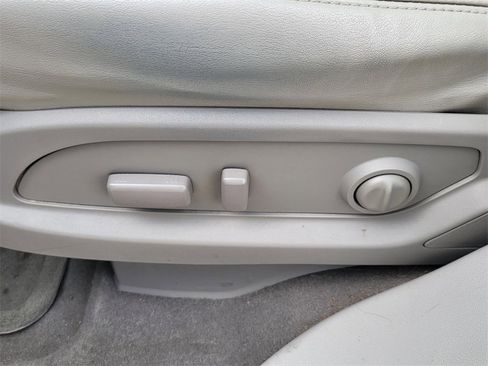 Used 2017 Buick Enclave Leather image 18