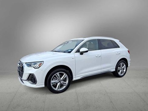 Certified 2022 Audi Q3 2.0T Premium Plus w/ Premium Plus Package image 3