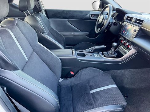 Used 2025 Toyota GR86 Premium image 26