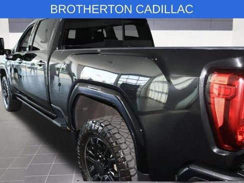 Used 2022 GMC Sierra 2500 Denali w/ Denali Black Diamond Edition AWD/4WD image 3