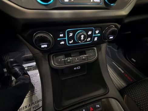 Used 2023 GMC Acadia AT4 AWD/4WD image 25