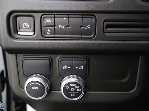 Used 2021 GMC Yukon SLT w/ SLT Premium Package image 14