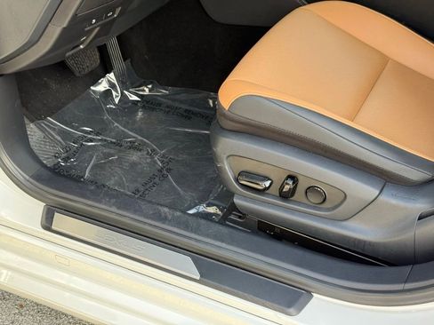 Certified 2024 Lexus ES 350 w/ Premium Package image 22