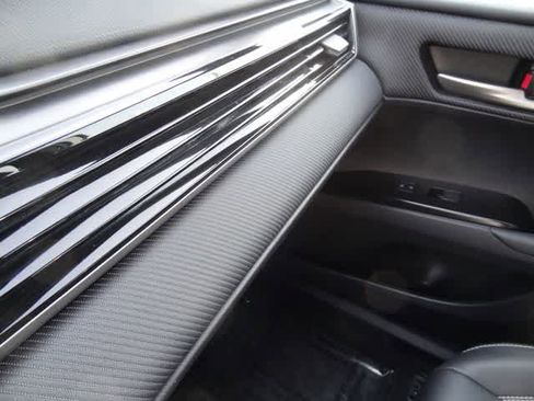 Used 2025 Toyota Camry SE FWD image 31