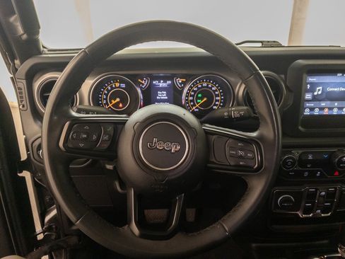 Used 2023 Jeep Gladiator Sport image 14