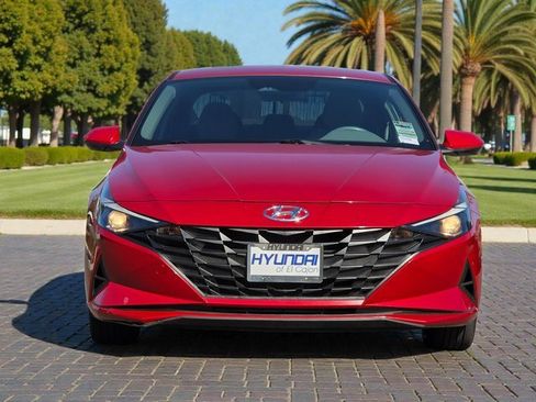 Used 2023 Hyundai Elantra SEL w/ Cargo Package image 3