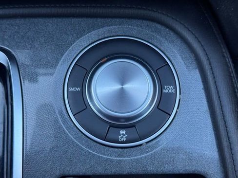 Used 2022 Nissan Armada SV image 50