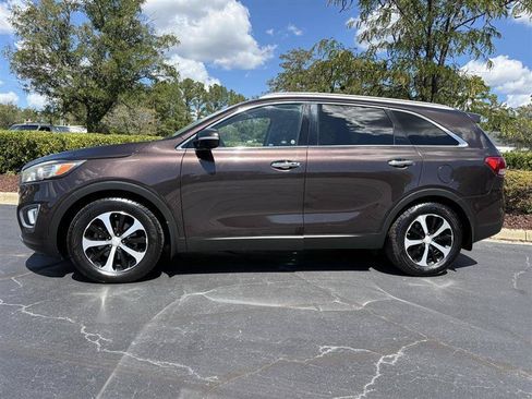 Used 2018 Kia Sorento EX FWD image 2