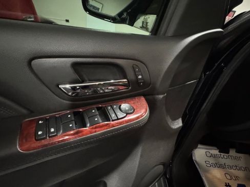 Used 2013 Cadillac Escalade EXT Premium image 7