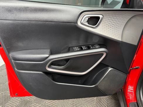 Used 2022 Kia Soul LX w/ Technology Package FWD image 37