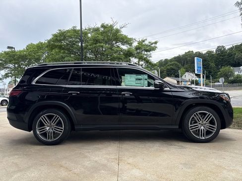 Certified 2025 Mercedes-Benz GLS 450 4MATIC image 10