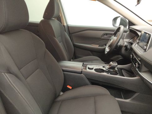 Used 2024 Nissan Rogue S AWD/4WD image 21