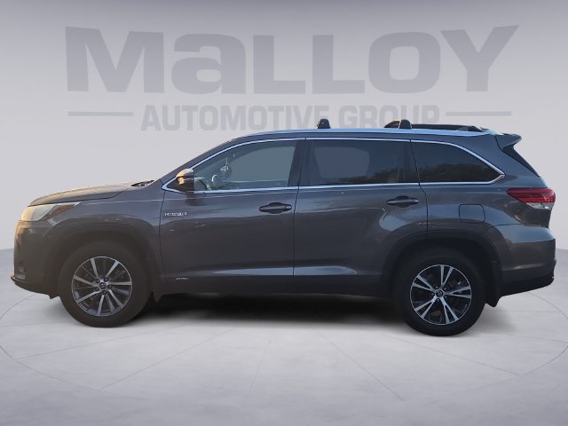 Used 2019 Toyota Highlander XLE AWD/4WD image 2