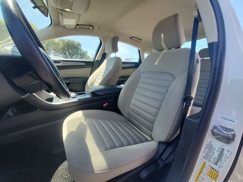 Used 2018 Ford Fusion S FWD image 7