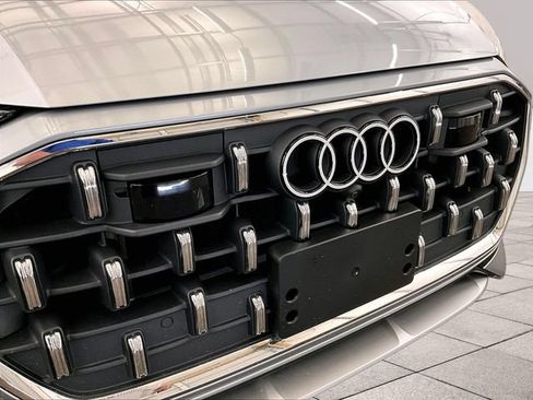 Used 2024 Audi Q8 Premium w/ Convenience Package AWD/4WD image 29