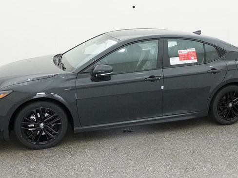 New 2026 Toyota Camry SE FWD image 2