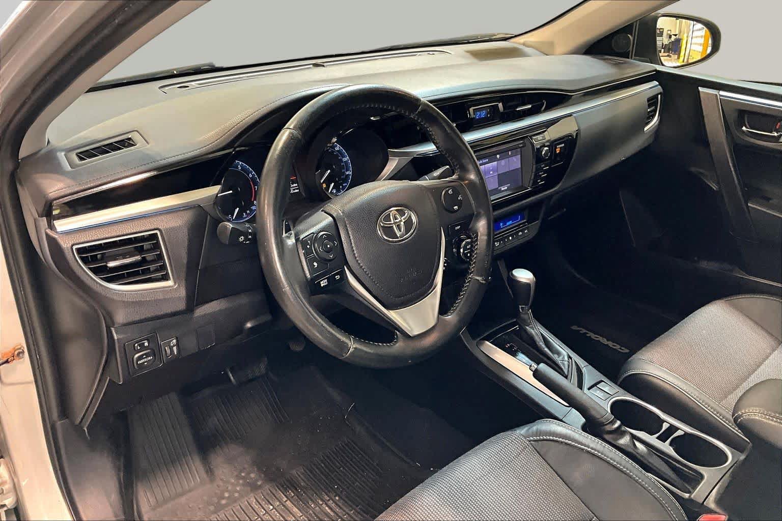 Used 2015 Toyota Corolla S FWD image 17