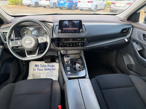 Used 2023 Nissan Rogue S image 10