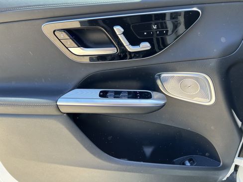 Used 2025 Mercedes-Benz GLC 300 4MATIC image 14