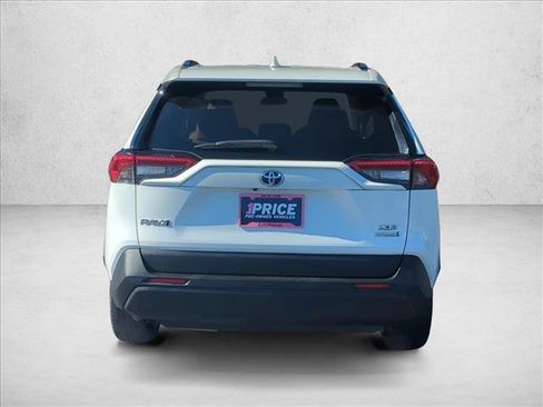 Used 2022 Toyota RAV4 XLE image 6