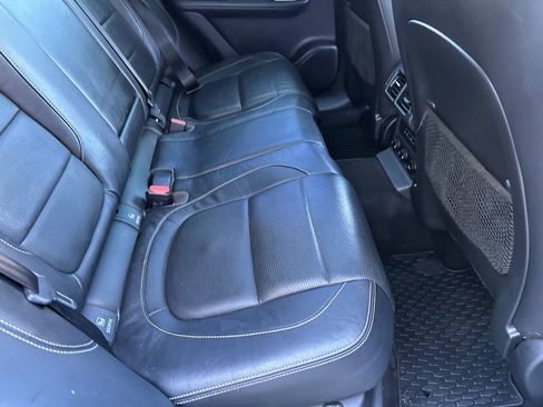 Used 2017 Jaguar F-PACE R-Sport AWD/4WD image 18