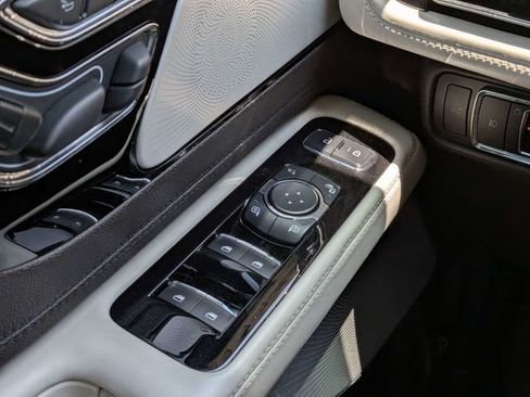 Used 2020 Lincoln Aviator Black Label w/ Dynamic Handling Package AWD/4WD image 21