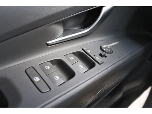 Used 2023 Hyundai Elantra SE FWD image 19