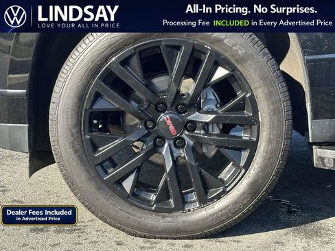 Used 2021 GMC Yukon Denali w/ Advanced Technology Package AWD/4WD image 8