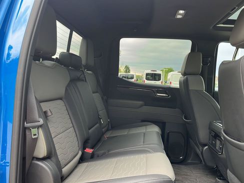 Used 2022 Chevrolet Silverado 1500 ZR2 w/ Technology Package AWD/4WD image 33