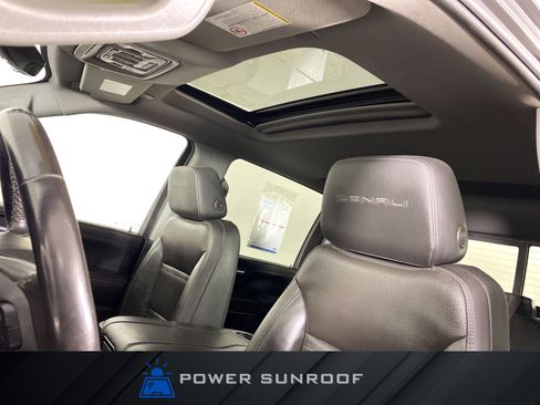 Used 2023 GMC Sierra 2500 Denali w/ Denali Black Diamond Edition image 2