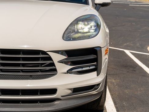 Used 2020 Porsche Macan AWD/4WD image 25