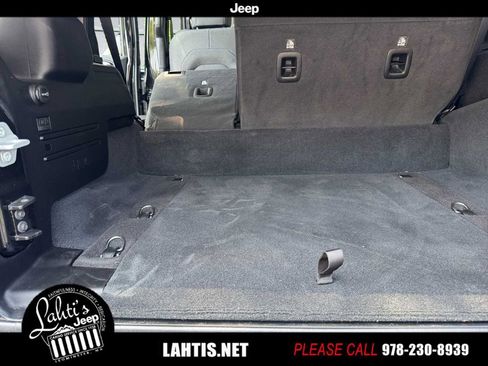 Used 2024 Jeep Wrangler Unlimited w/ Convenience Group image 17
