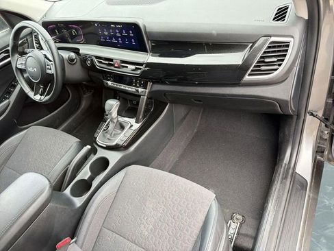 Used 2025 Kia Seltos S FWD image 28
