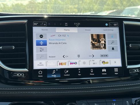 New 2026 Chrysler Pacifica Limited w/ S Appearance Package image 18