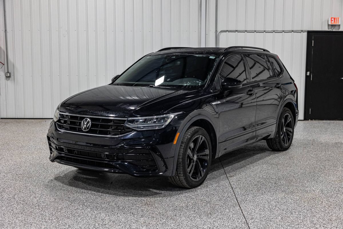 Used 2023 Volkswagen Tiguan SE R-Line FWD image 1