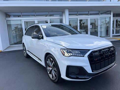 Used 2023 Audi SQ7 Prestige w/ Sport Package image 8