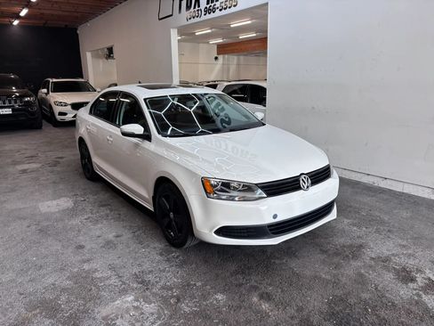 Used 2012 Volkswagen Jetta TDI FWD image 2