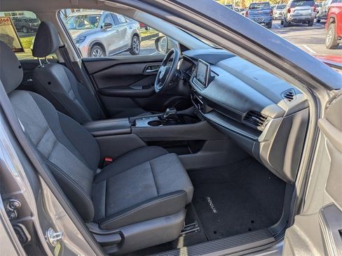 Used 2024 Nissan Rogue SV image 19