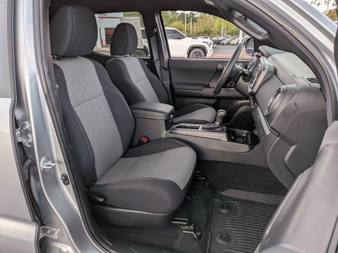 Certified 2022 Toyota Tacoma TRD Off-Road w/ Technology Package AWD/4WD image 24