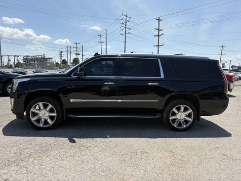 Used 2015 Cadillac Escalade ESV Luxury RWD image 2