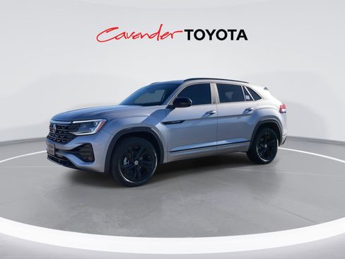 Used 2025 Volkswagen Atlas Cross Sport SEL R-Line image 4